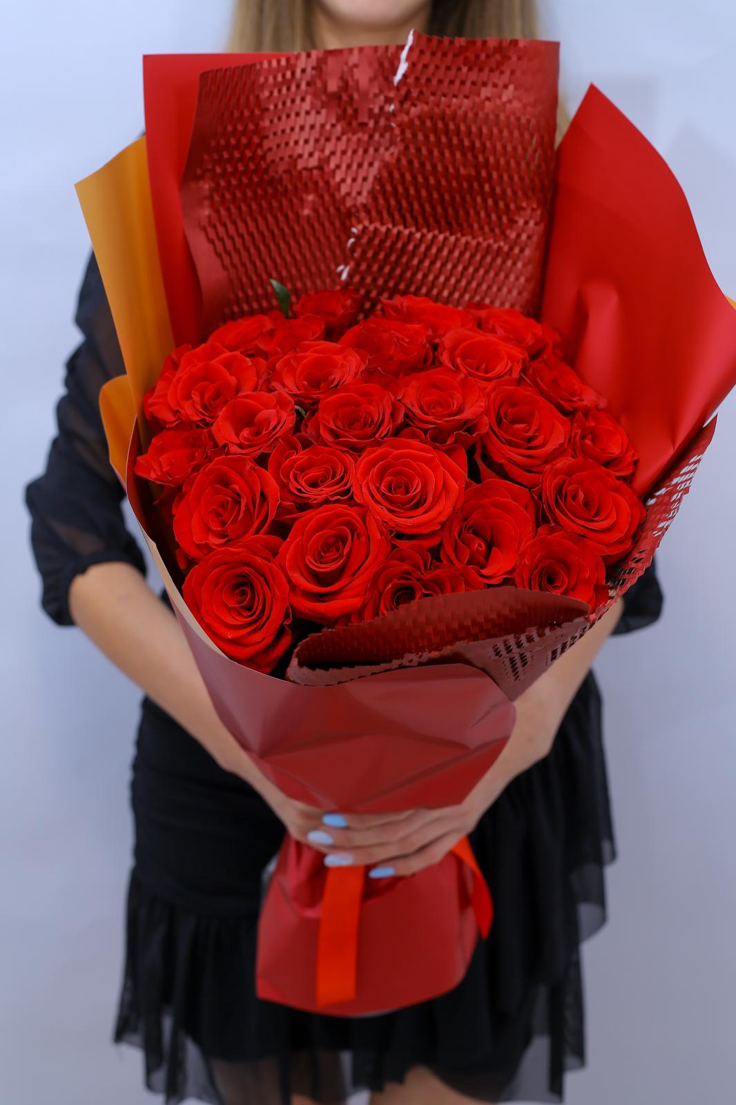 Buchet 23 trandafiri roșii (calitate superioară Ecuador)