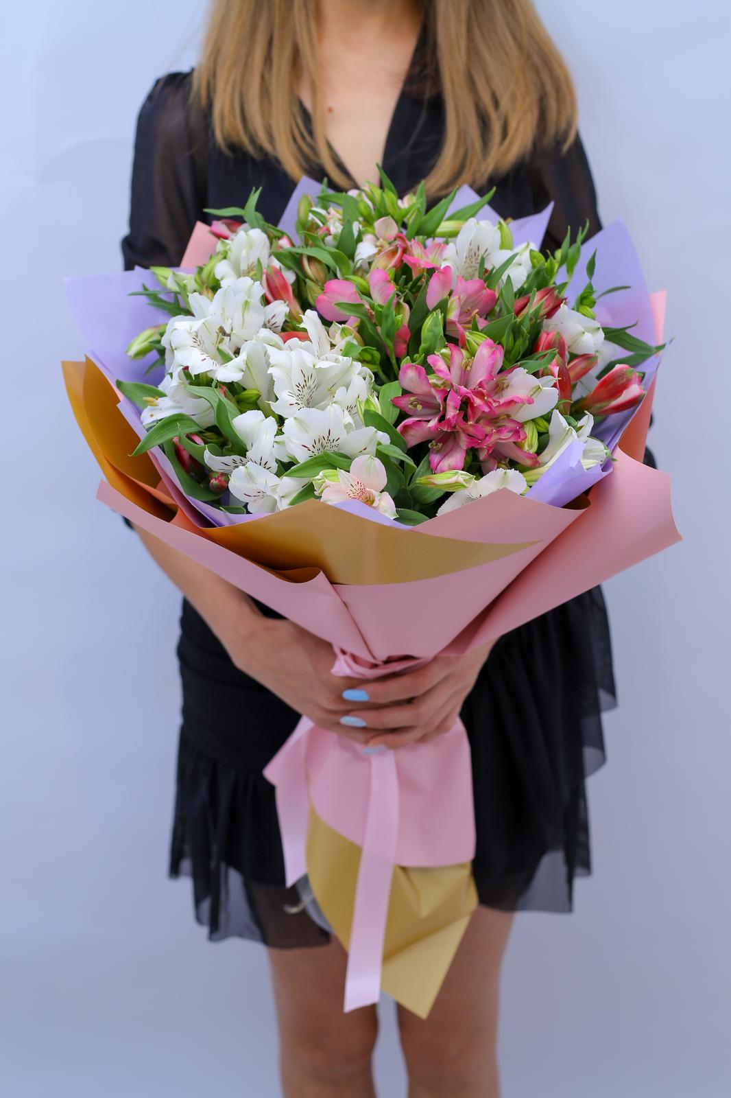 Buchet delicat cu alstroemeria